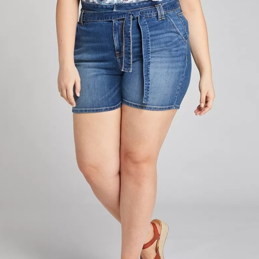 Lane Bryant Shorts - used/good - missing belt